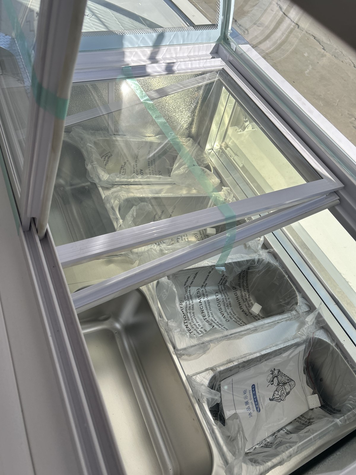 Close-up of the finished glass ice cream display