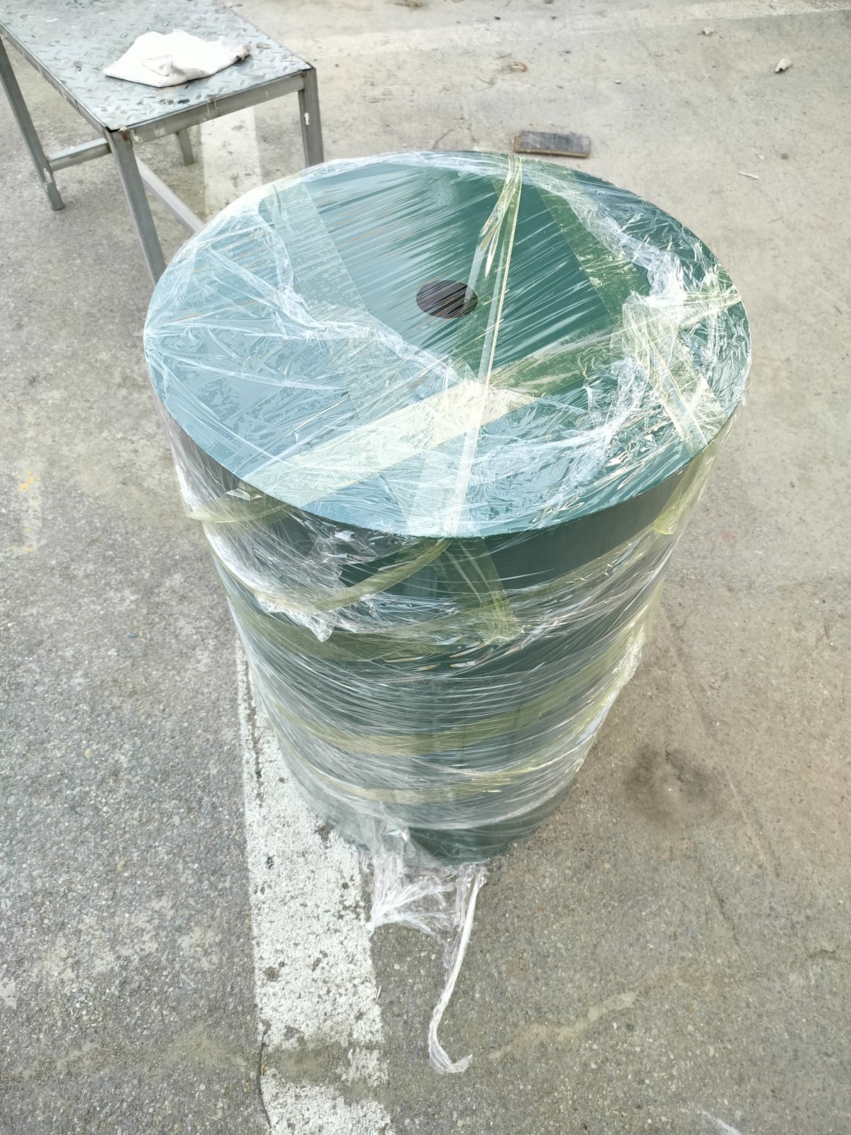 Wrapping a matching round table